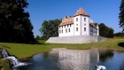 Замок на озере Женева