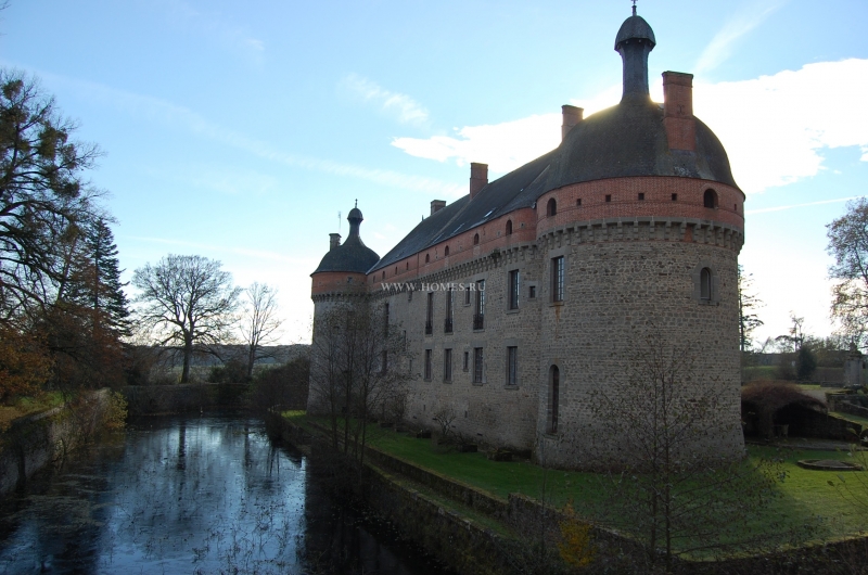 Прекрасный замок эпохи Ренессанса во Франции