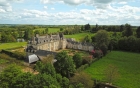 Очаровательный замок, подарок Людовика XIV в Шато-Гонтье