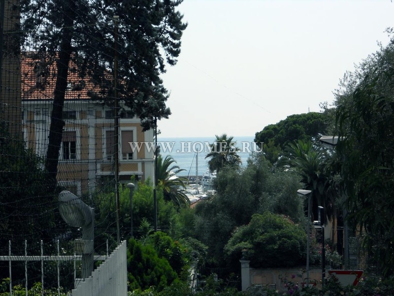 Красивые апартаменты на побережье Лигурии