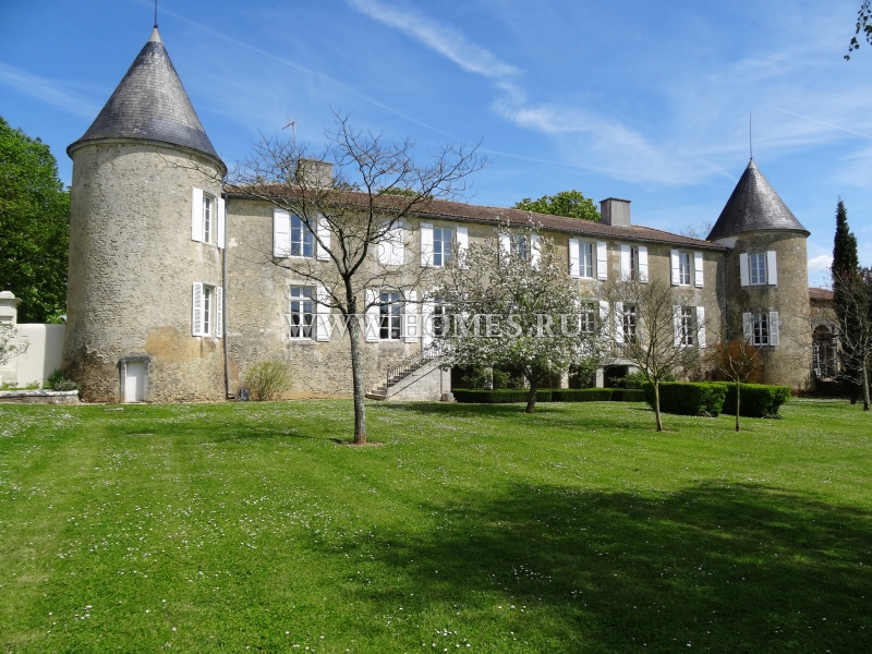 Исключительный замок в Шаранте