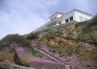 Замечательный дом на утесе в Португалии