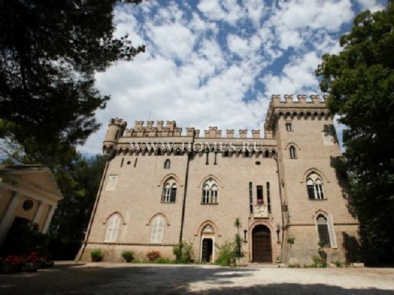 Красивый замок в Ломбардии