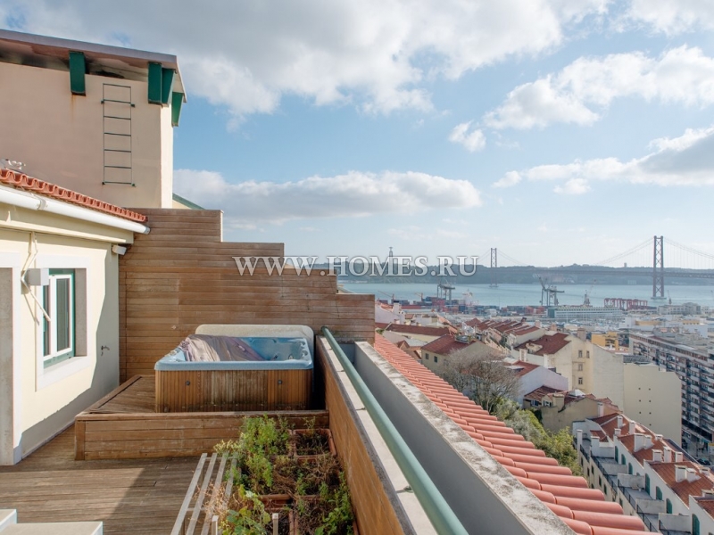 Отличная квартира с видом на реку в Лиссабоне