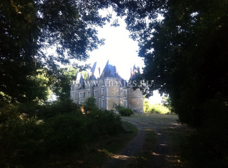 Старинный замок в Лимузене
